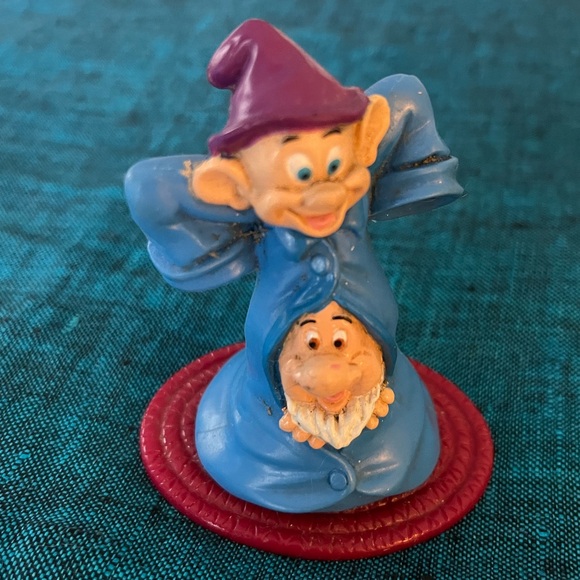 18 Disney Vintage Figurines - Picture 10 of 17